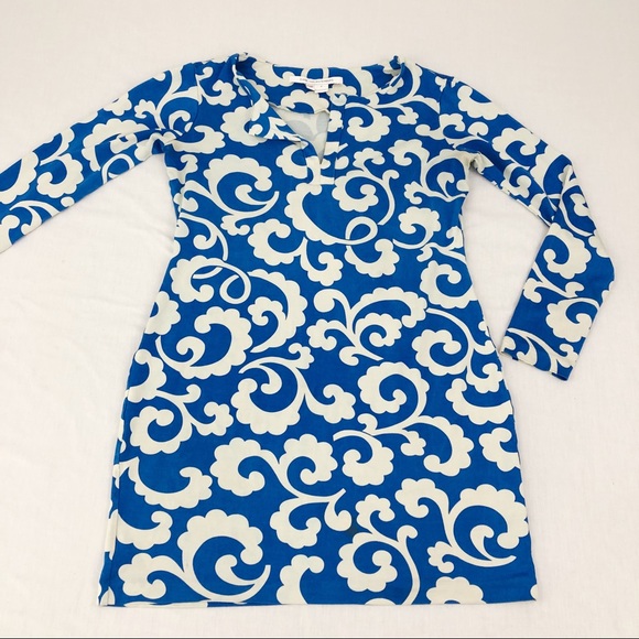 Diane Von Furstenberg Dresses & Skirts - Blue & White Abstract Printed Dress, size 4 Diane Von Furstenberg Dresses & Skirts - Blue & White Abstract Printed Dress, size 4